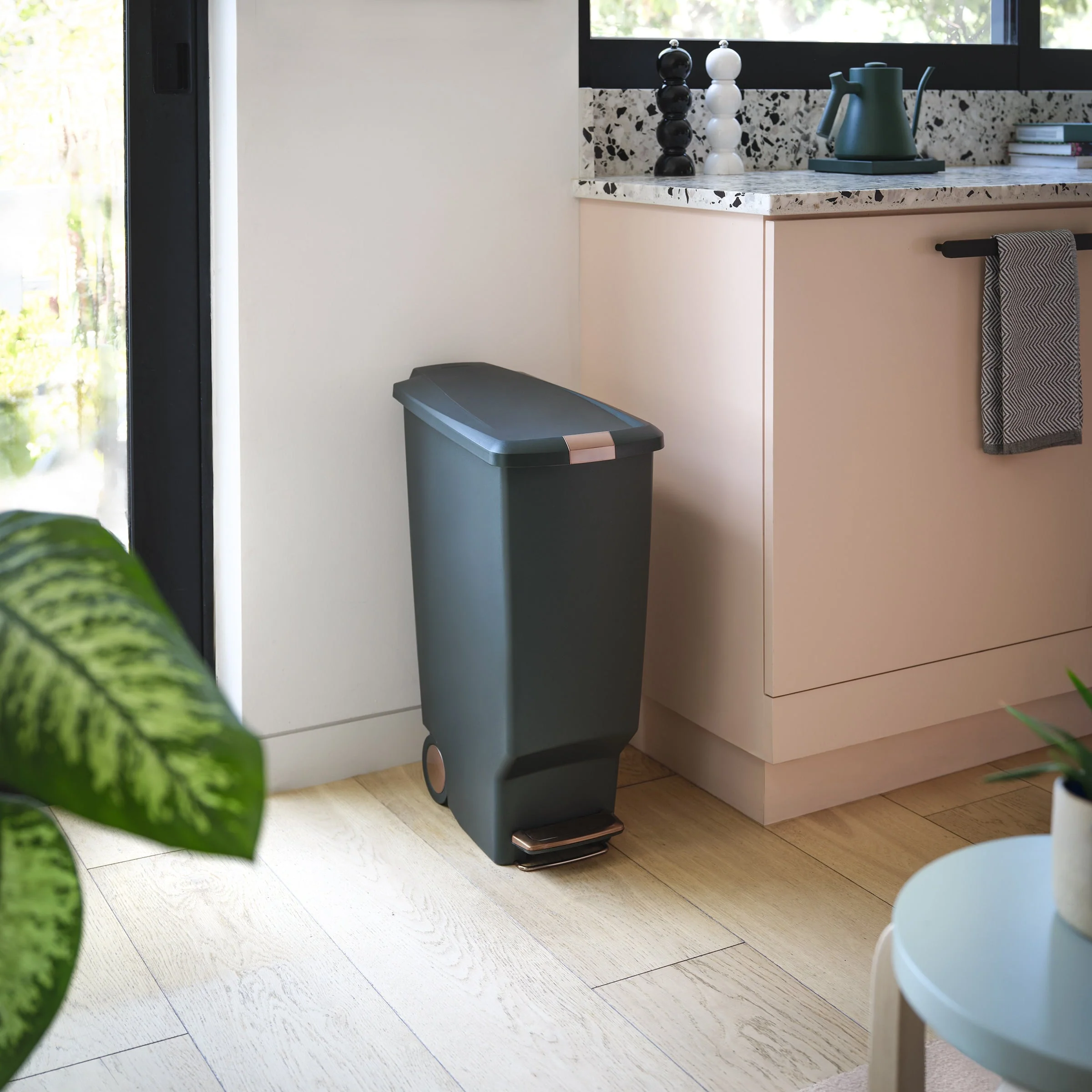 40L Slim Hybrid Step Can - Image 29