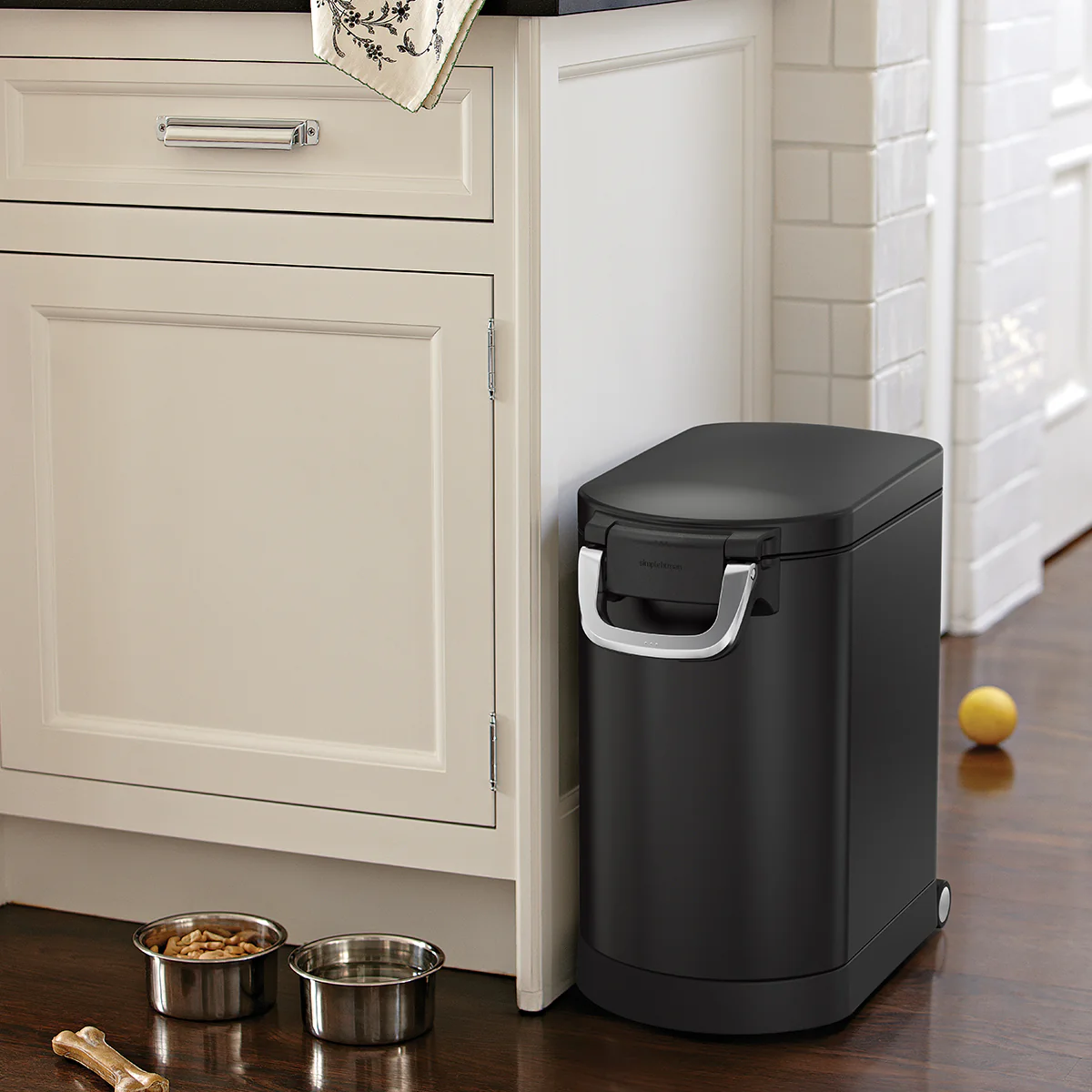 Medium Pet Food Can - Image 12